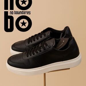 New No Boundaries Men’s Black White Sneakers 10